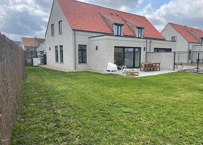 Holiday home Noordzeehuys